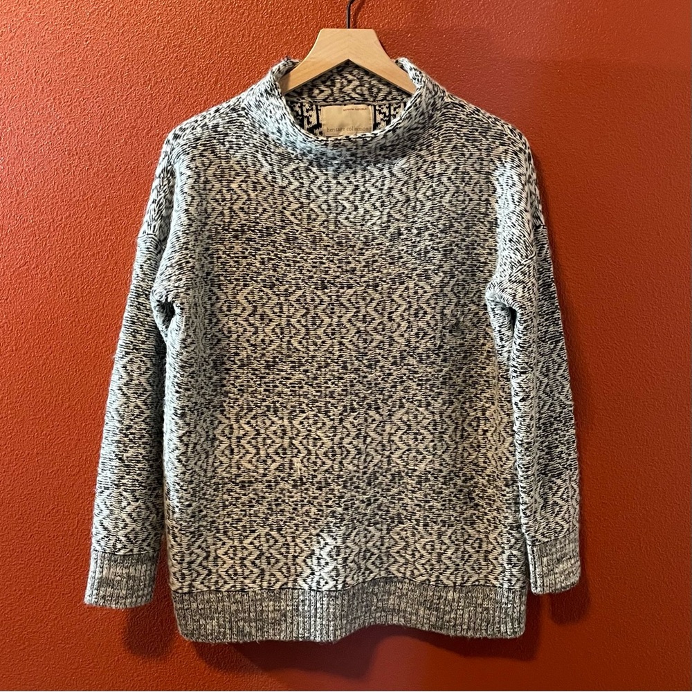 Banana Republic Women’s Heritage Collection Merino‎ Wool Blend Zig Zag Sweater